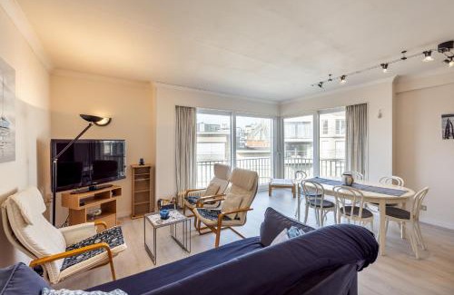 Koksijde-Bad Apartment | Zonnig en gezellig appartement met zijdelings zeezicht en zwembad in Koksijde