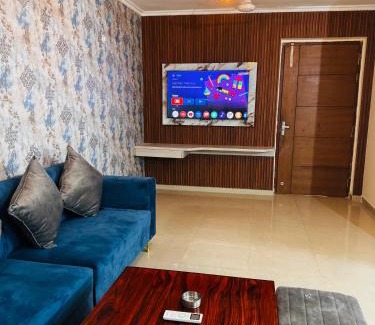 Mohangarh Apartment | ZOOMSTAY, Gomti Nagar Extension, Near Palassio Mall & Ekana Stadium, Lucknow