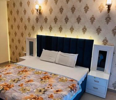 Mohangarh Apartment | ZOOMSTAY, Gomti Nagar Extension, Near Palassio Mall & Ekana Stadium, Lucknow