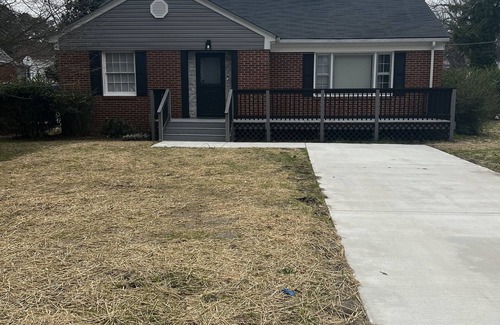 Rocky Mount House | Zuri’s Chateau with Inlaw suite Lazy Ranch