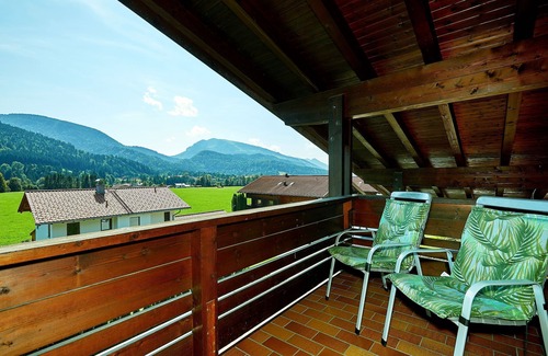 Entfelden Apartment | Zwei-Raum-Ferienwohnung (8) Kaiserblick, 60 qm, Bad/WC, kleines Kinderschlafzimmer, Küche, Balkon