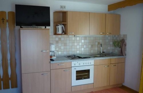 Reit im Winkl Apartment | Zwei-Raum Ferienwohnung mit Dusche/WC, Küchenzeile, Balkon