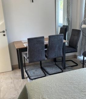 Aubing-Sud Apartment | Zwei Zimmer Apartment - ideal zum getrennten Schlafen