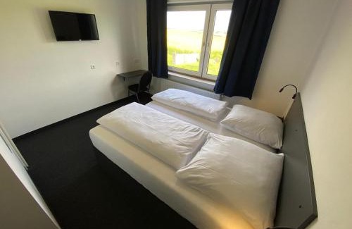 Pillig Hotel | Zzzimple - Staffless & Self Check-In