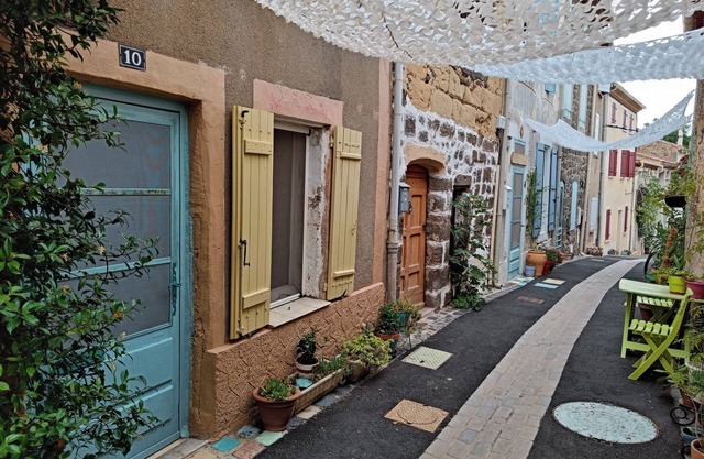 à 5 mn de la Mer, Dans le Centre Médiéval Piétonnier, Maison de Village de 60 m2