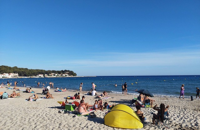 à 50m de la Plage des Sablettes