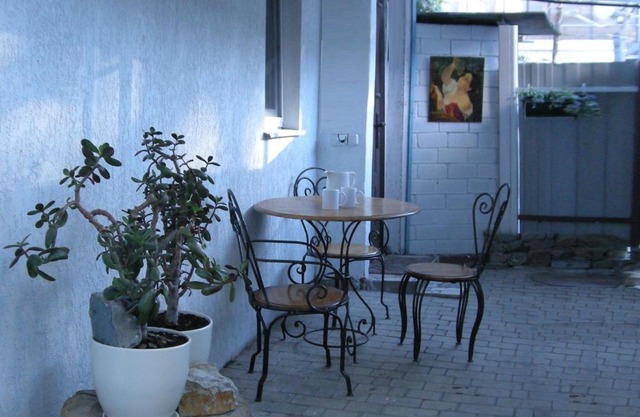 Анапский Полдень - апартаменты в центре с собственным двориком