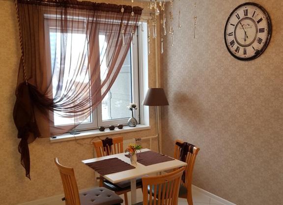 Апартаменты "Гранд" в центре города с видом на парк и реку