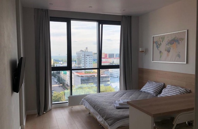 Видовые апартаменты. Верхнеторговая площадь, 4