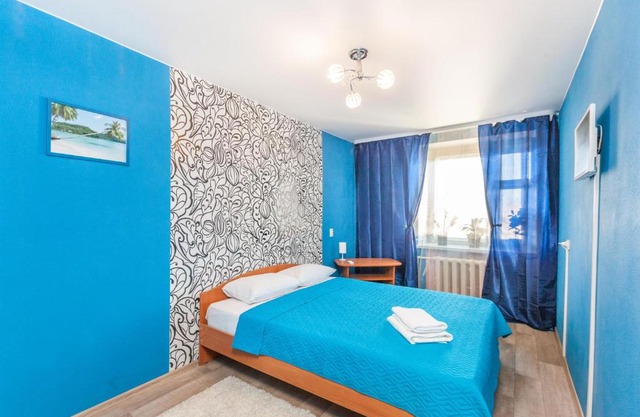 Двухкомнатные апартаменты в районе ТРЦ Кристалл, Ашан