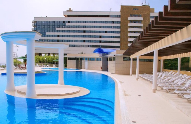 Молния Ямал Курортный Комплекс 2 корпус Ямал