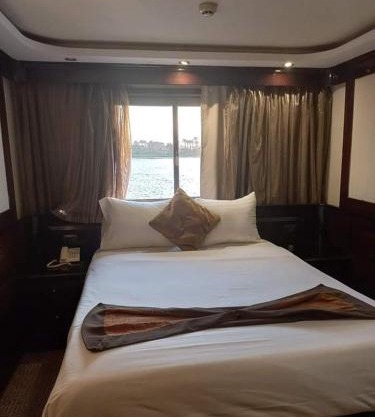 الباخرة ريفر بوت نايل كروز