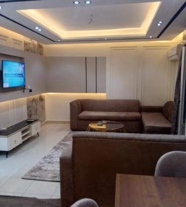 شقه مفروشه للايجار في النزهه