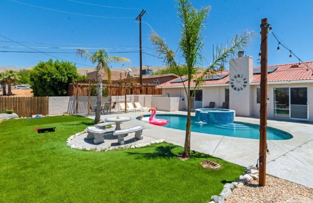 ৎ୭Hot Springs Palm Paradiseৎ୭