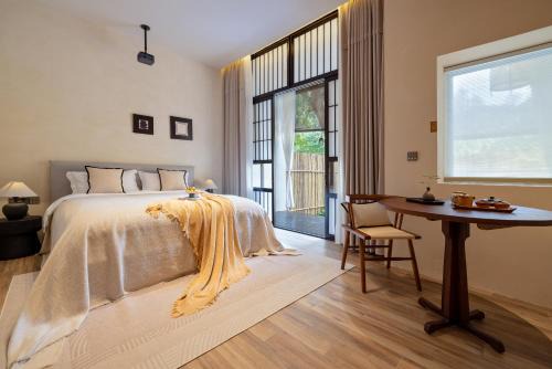 溪阳依山静私汤国风庭院