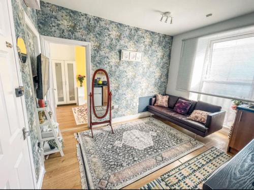 1 Bed Apartment Central London