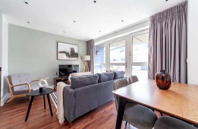 1 Bed Apartment in Highbury with Balcony