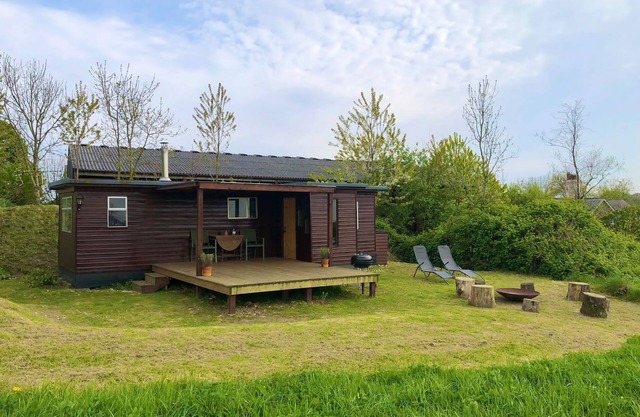 1 Bed Cabin - Sleeps 2 - 15 mins from Lyme Regis