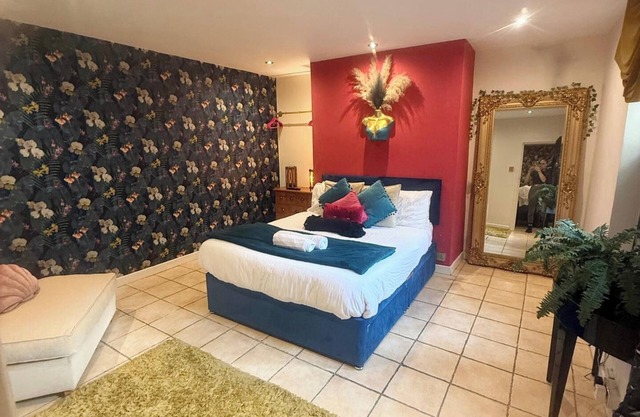 1 Bed Flat - Sleeps 5 - Pet friendly - Parking