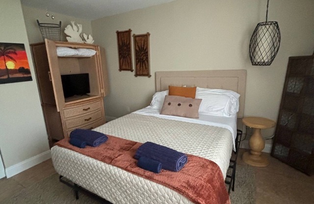 1 bedroom 1 bath apartment, private entrance