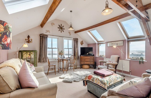 1 bedroom accommodation in Lowestoft