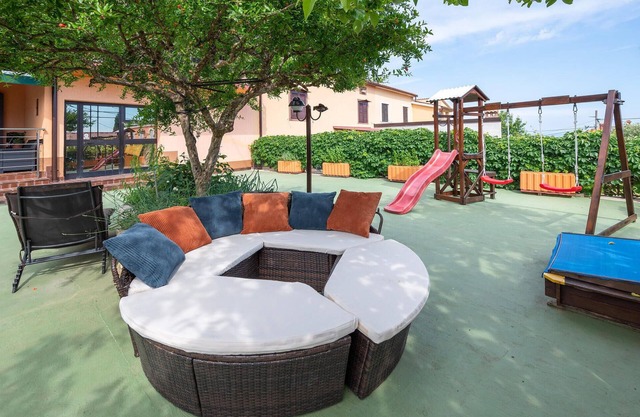 1 bedroom amazing apartment in Peruski