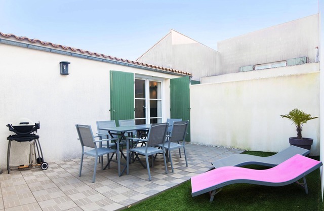 1 Bedroom Apartment In Saint-Martin-De-Ré