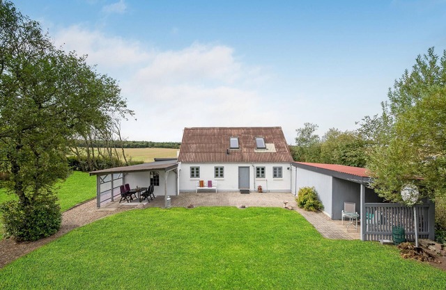 1 bedroom beautiful home in Roslev