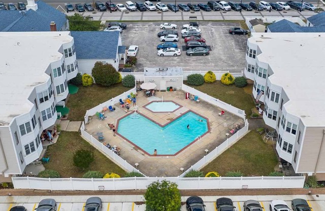 1-bedroom condo in the Sea Islander close to the heart of Sea Isle City!