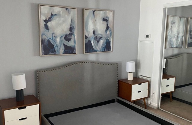 1 Bedroom Condo w/Waterviews beside CN Tower