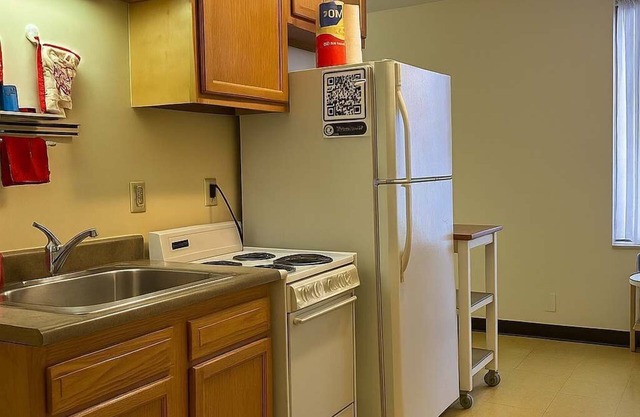 1-Bedroom Downtown Apartment | Clean & Safe | Walkable Location