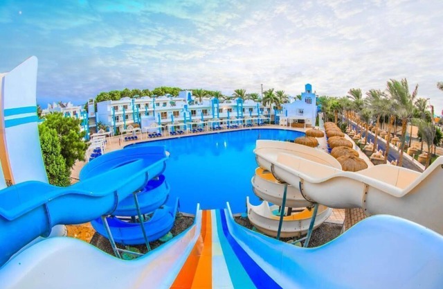 1-bedroom in Mirage Bay Resort and Aquapark + balcony with aquapark view