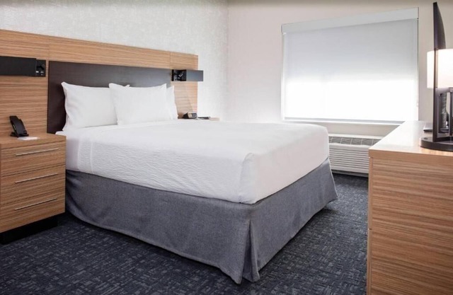 1 Bedroom King Suite Near Airport Lakes Park ORL
