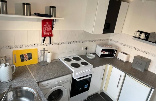 1- Bedroom Semi-detached Chalet Uddingston Glasgow