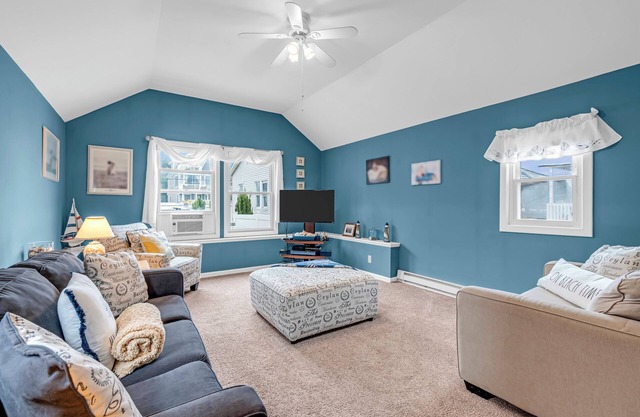 1 Block to Beach with Linens + Towels, BBQ & AC