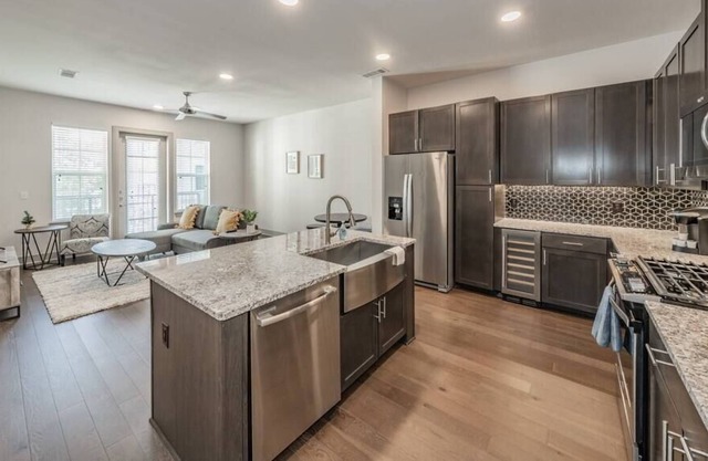 1 BR 1.5 BA Luxury Apartment Hosted by TCHS