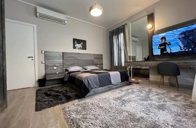 1 BR Apartment with Garden