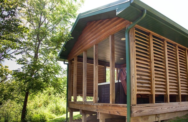 1 BR Hot Tub Cabin- Closest Cabins to Garden of the Gods-Shawnee National Forest