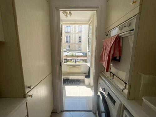 1 chambre modern rue bonaparte