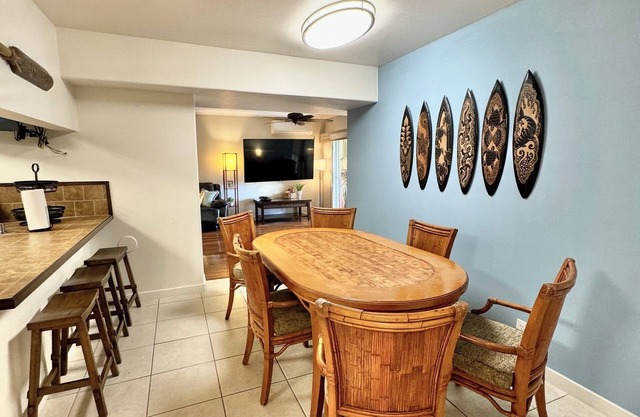 1 Huge Unit 6 Bed 4 Bath Condo in Waikoloa Village