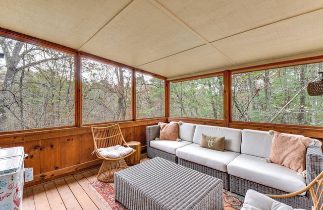 1 Mi to Beach: Lake Rabun Home w/Carriage House