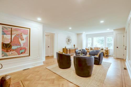 1 Mi to Beaches and Boardwalk Asbury Park Retreat