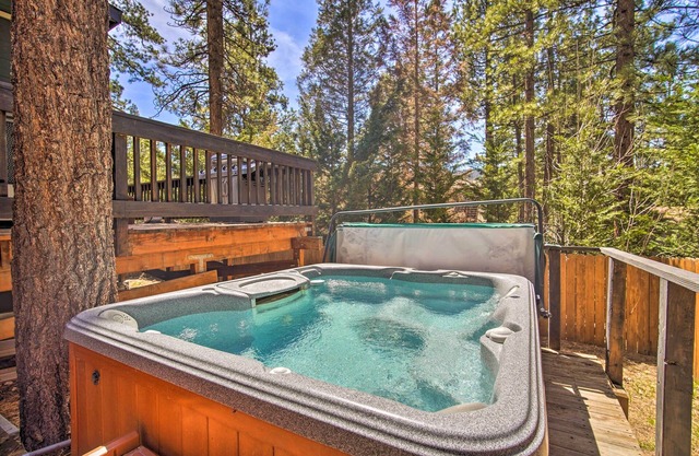 1 Mi to Bear Mountain: Cabin in Big Bear Lake