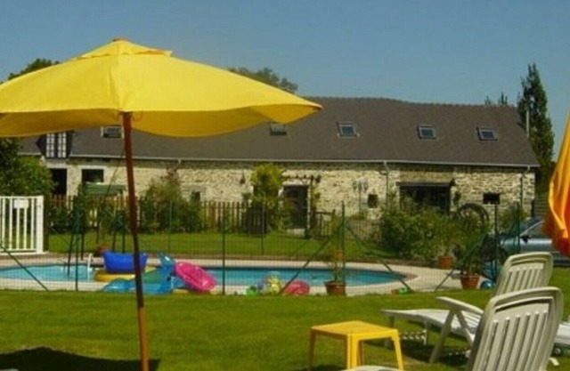 1 of 3 gites (sleeps 2-14) - Cottage with pool - Le Cezanne -