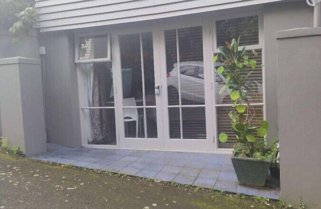 1 Queen Bed and 1 Sofa Bed, Studio B, 25 Glenfell Place, Epsom, Auckland