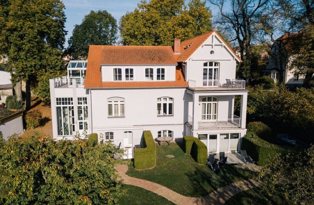 1 Villa Blanck Comfortable holiday residence