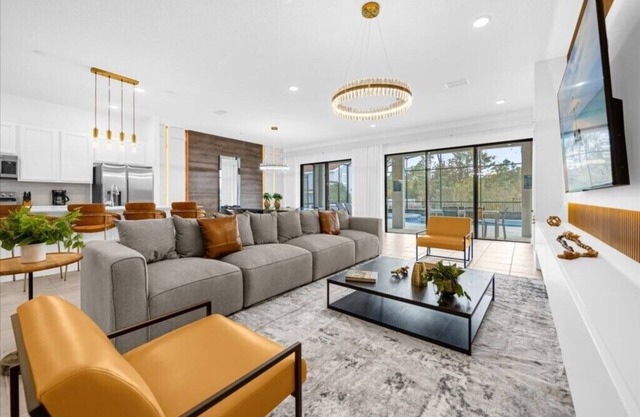 10 Bedrooms/9 Bathroom/Paradiso (5767HS)