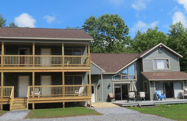 10 BR/8 BA, Hot Tub, Snowmobiling, Skiing, Water View