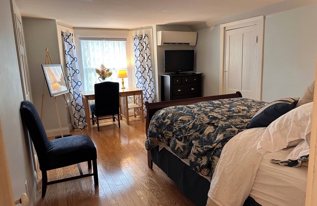 10% Discount for booking 6 to 12 month Booking!