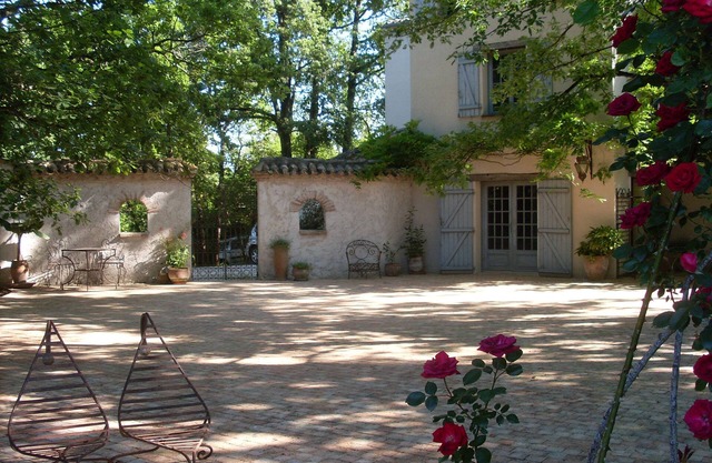 10 ' from Montcuq Quiet Countryside Magnificent views Swimming pool Spa
